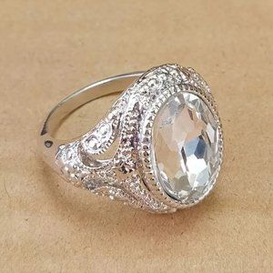 NWOT  Ladies Oval Rhinestone Ring ... 3 sizes available 5, 6, AND 7    ...  R53